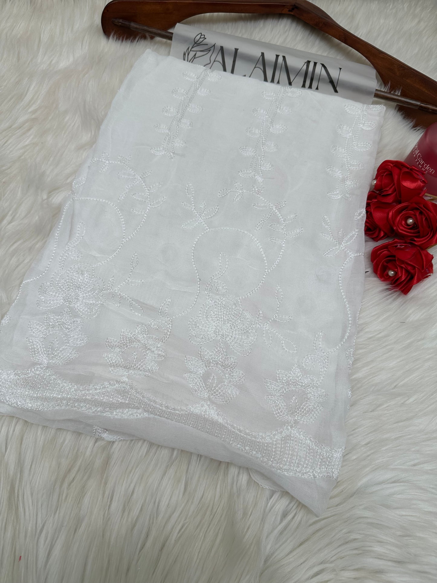 EMBROIDERY LAWN HIJAB| WHITE