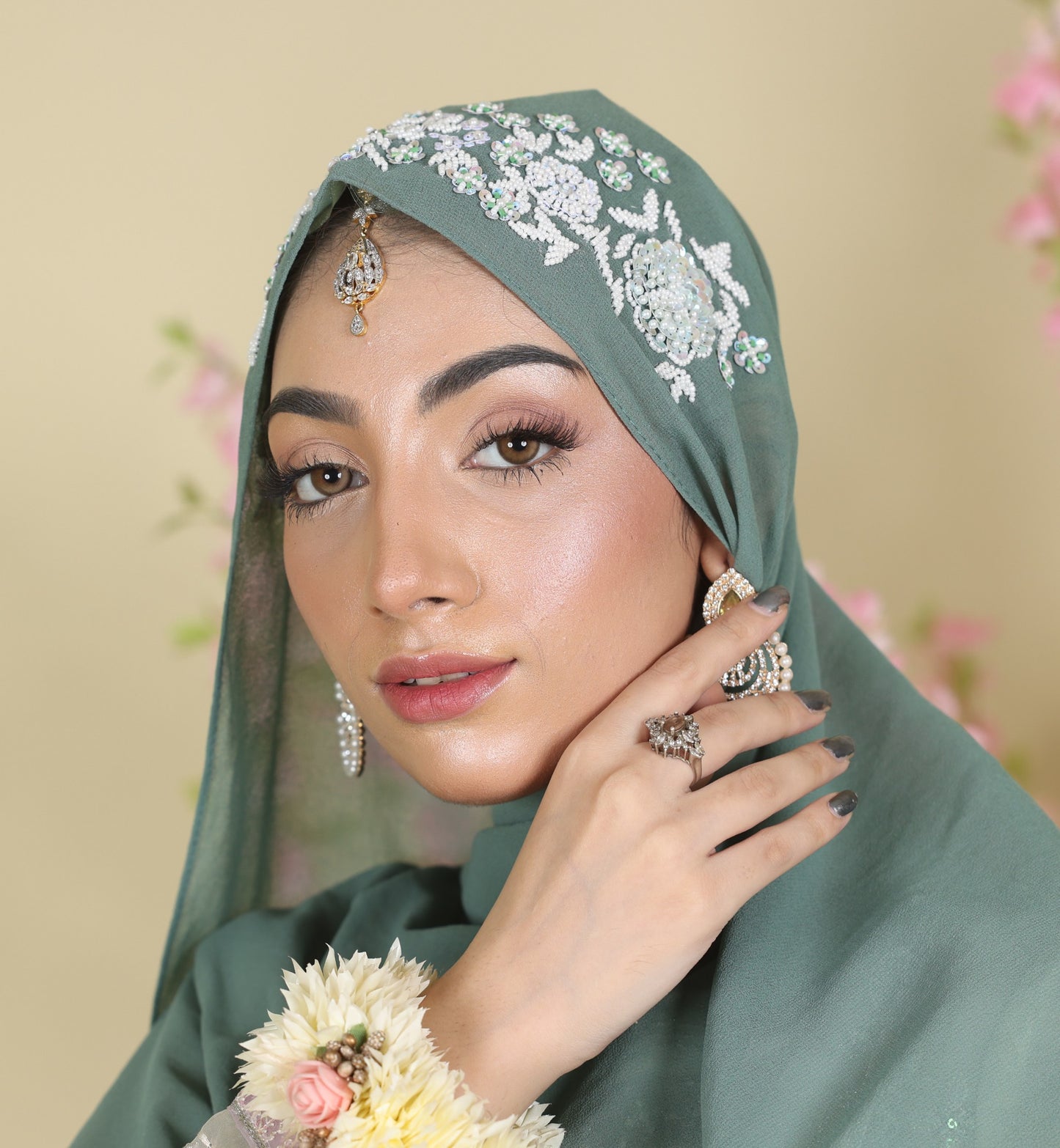 green
fancy hijab\
formal hijab
georgette hijab
wedding hijab
handwork