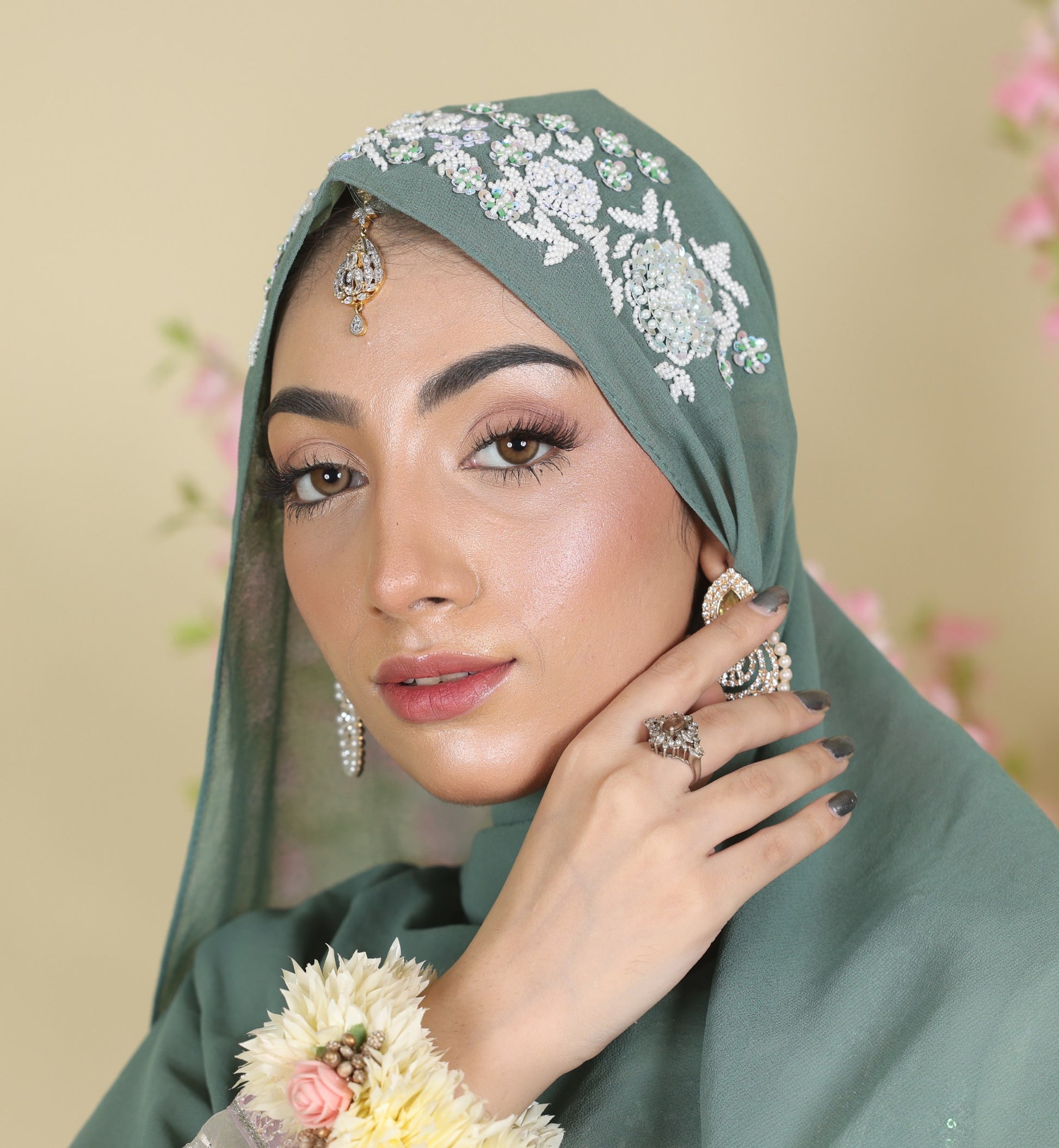 green
fancy hijab\
formal hijab
georgette hijab
wedding hijab
handwork