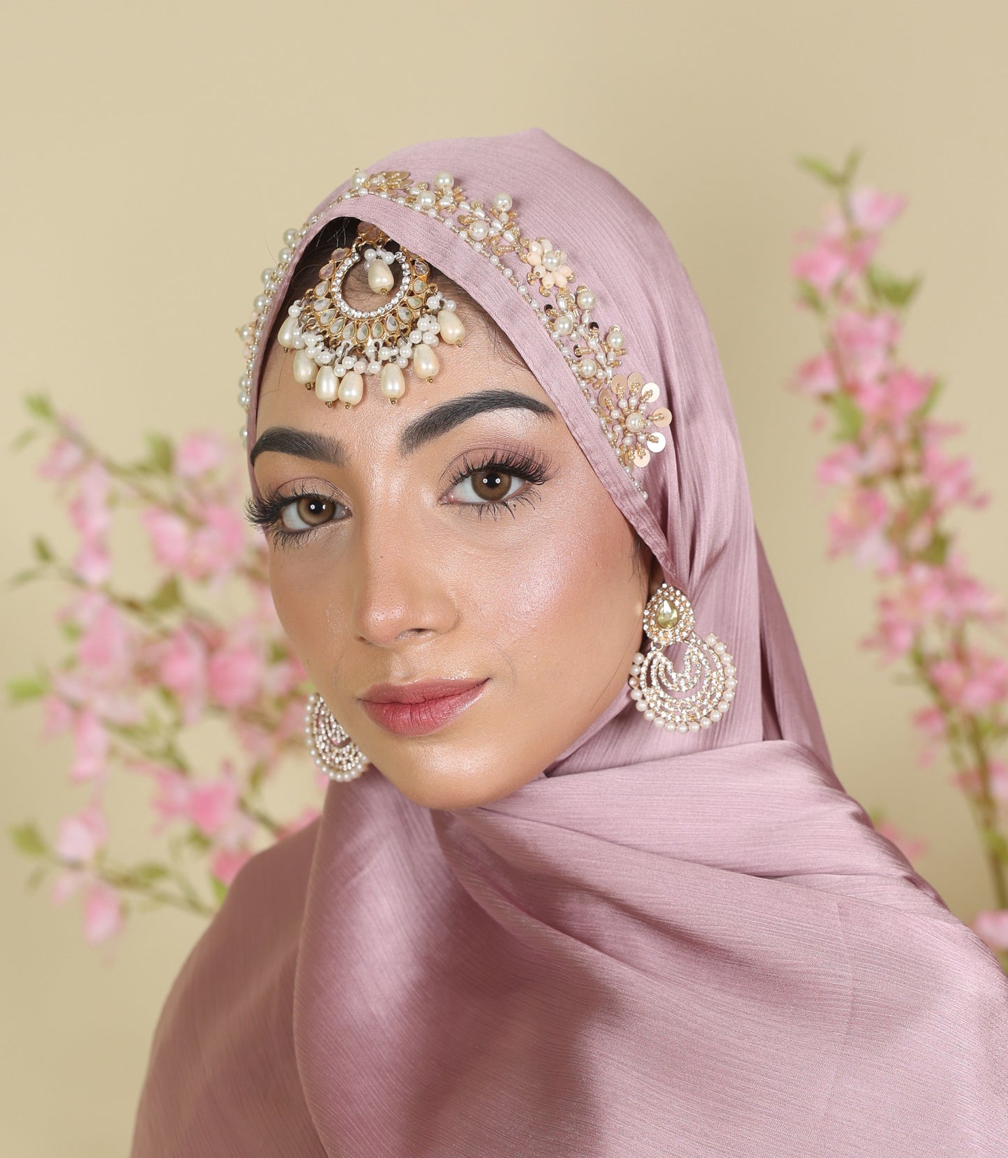 purple hijab
lilac
pink
dust pink
formal
wedding hijab
fancy hijab
silk hijab
handwork
