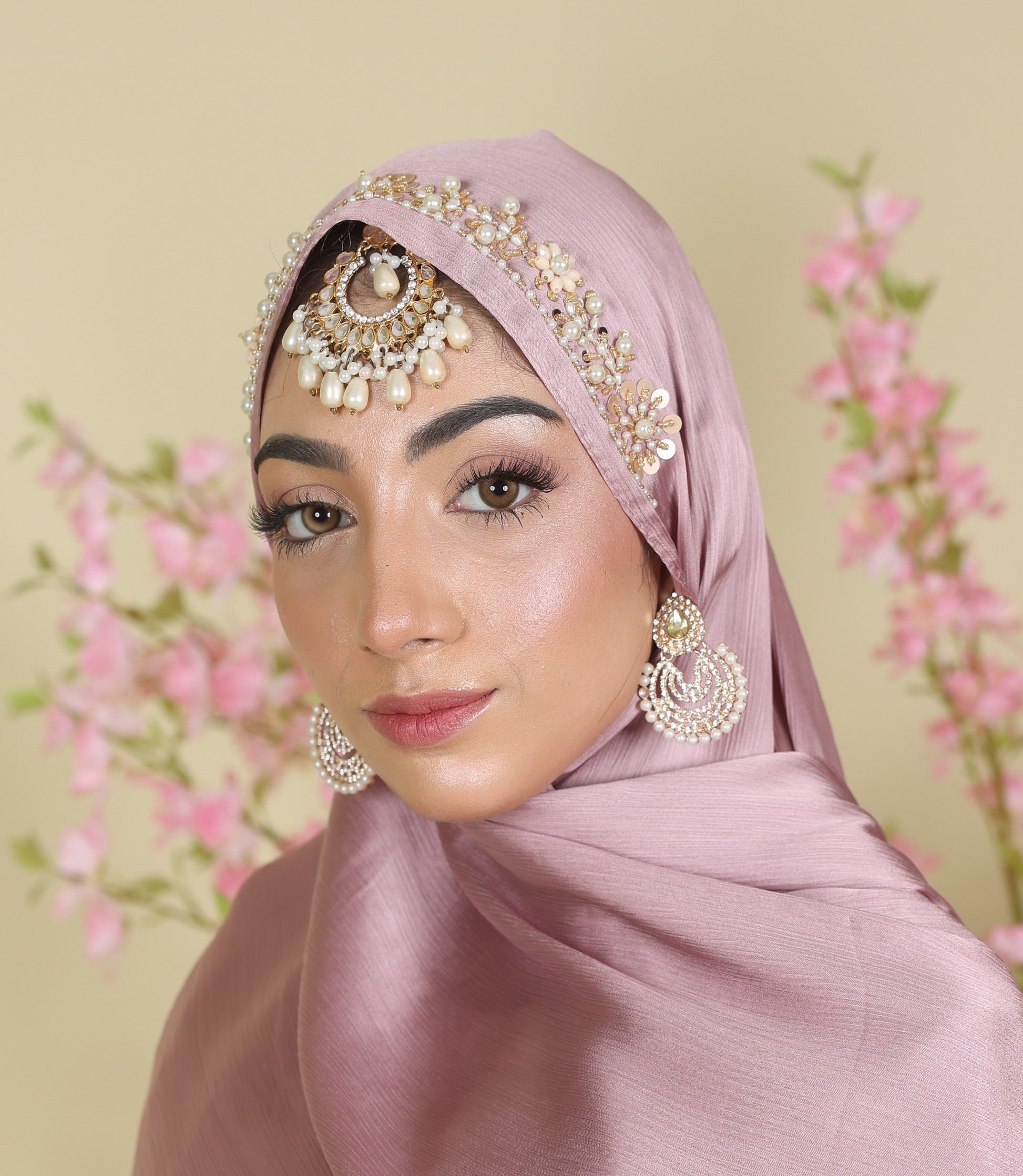 purple hijab
lilac
pink
dust pink
formal
wedding hijab
fancy hijab
silk hijab
handwork
